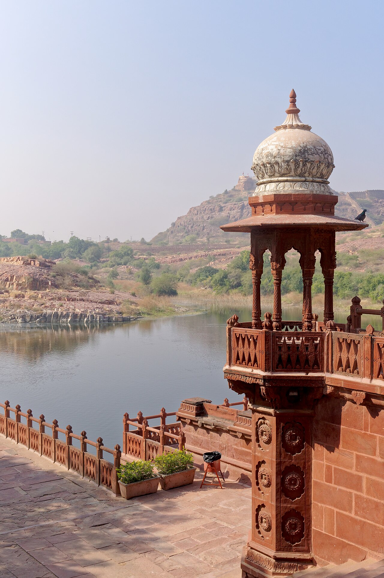 Lake and red sandstone pavilion at Jaswant Thada